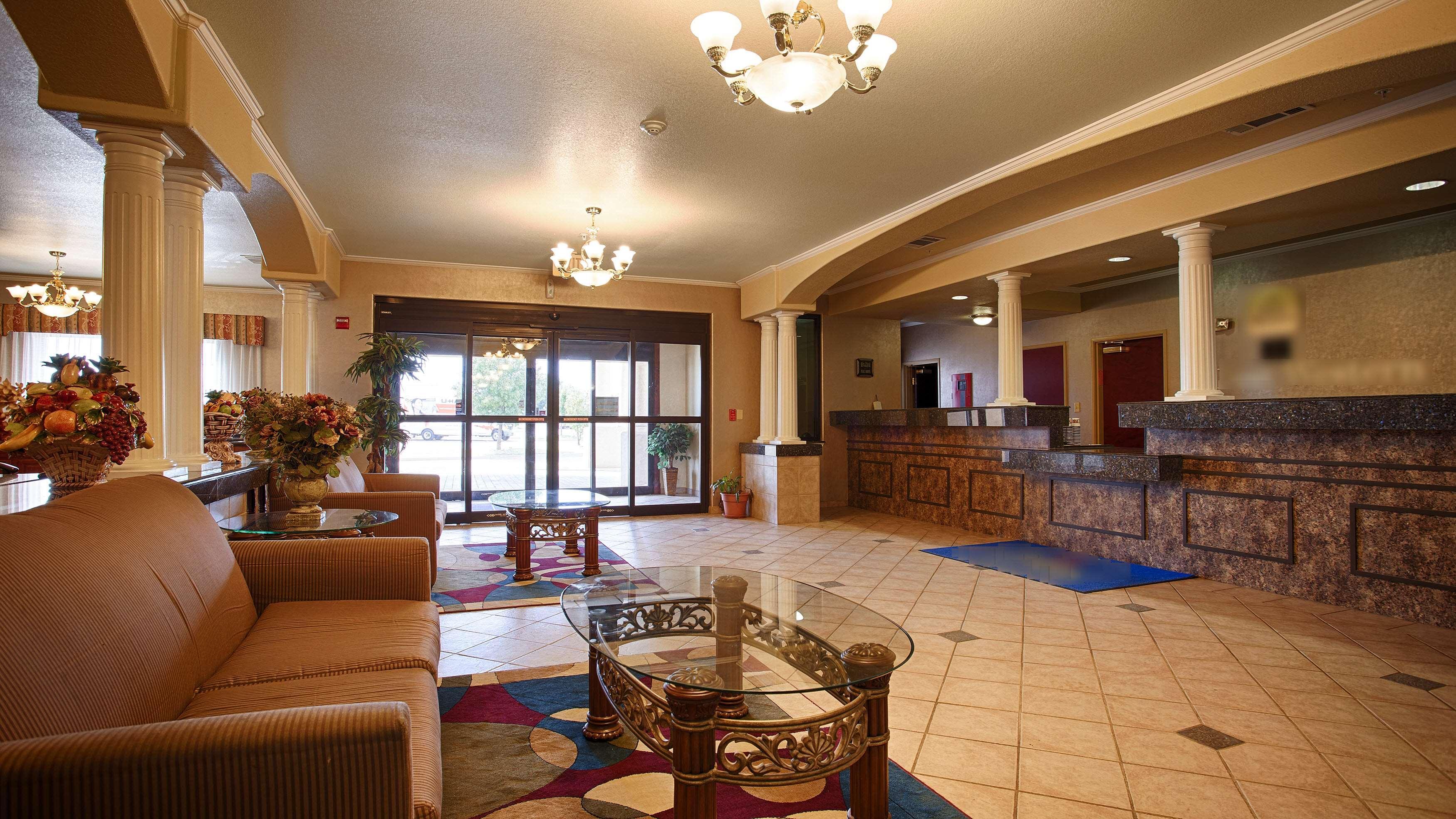 Best Western Plus Pratt Esterno foto